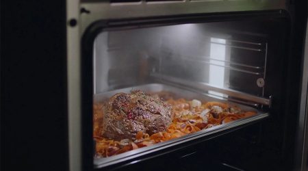 תמונות מאפייני מוצר _0041_Large-72-Litre-Oven-Capacity